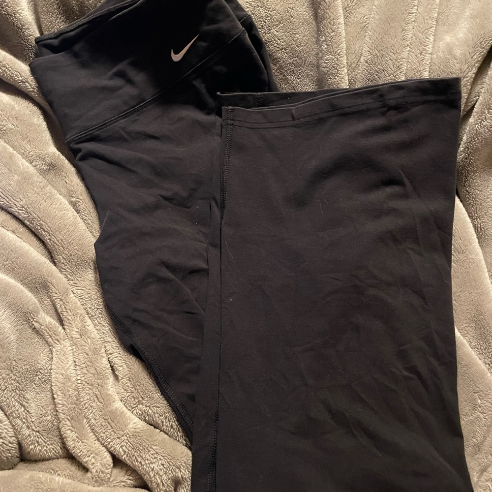 Nike flair yoga pants